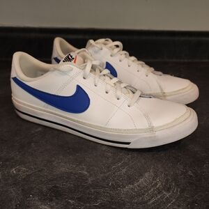 Nike 7Y Boys White and Blue Sneakers